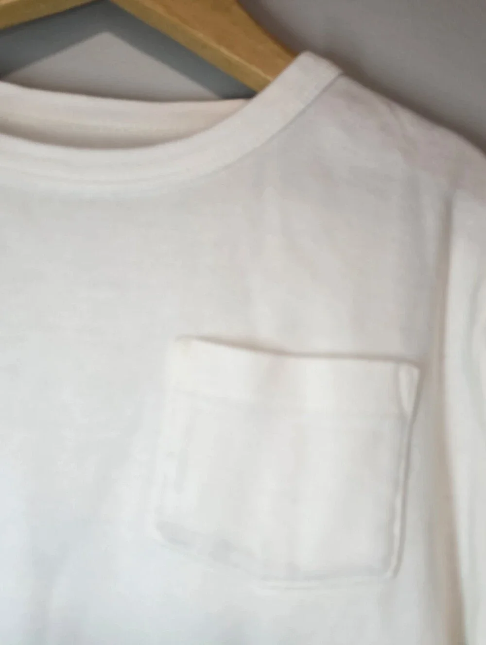 GAP White Soft Cotton Long-Sleeve Pocket Tee for Kids. Back To School.